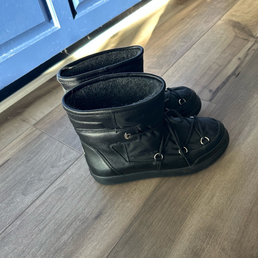 Moncler Black snow Winter Boots with Lace-Up Design - Picture 2 of 6